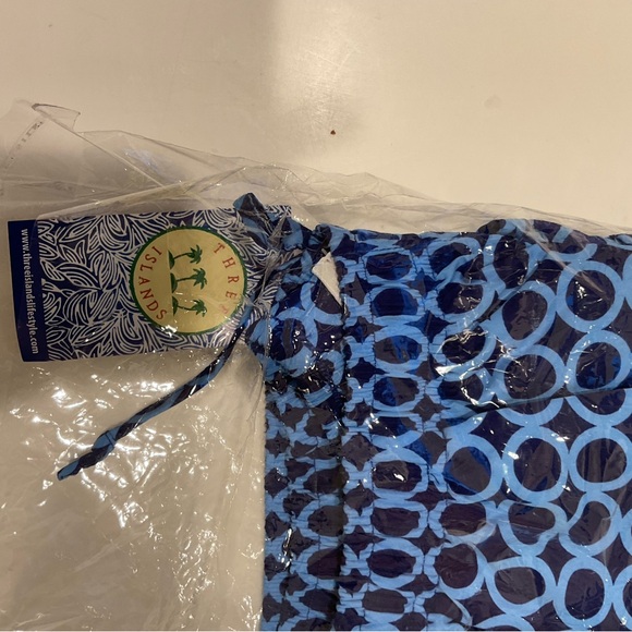 NWT three Islands men’s swim shirts sz 34 with drawstring and two side pockets - Picture 5 of 6